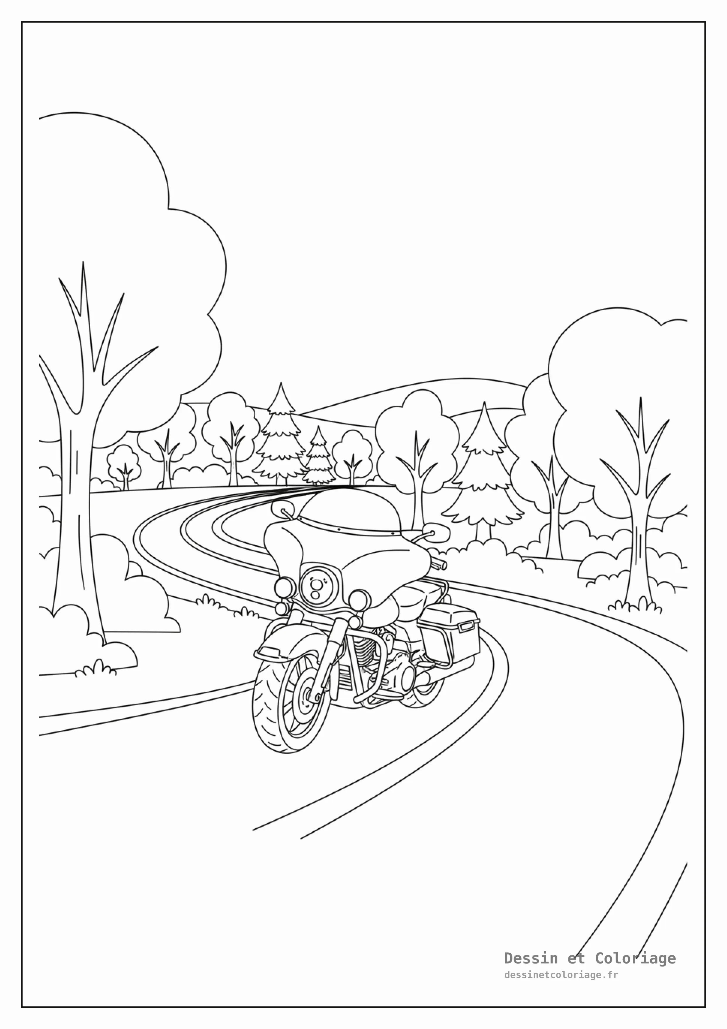 coloriage moto — Moto de tourisme roulant sur une route de campagne sinueuse, avec des arbres.